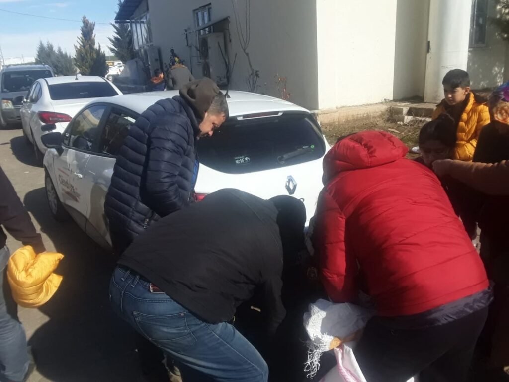 Kazakistan – Doğu Türkistan sınırında yardım