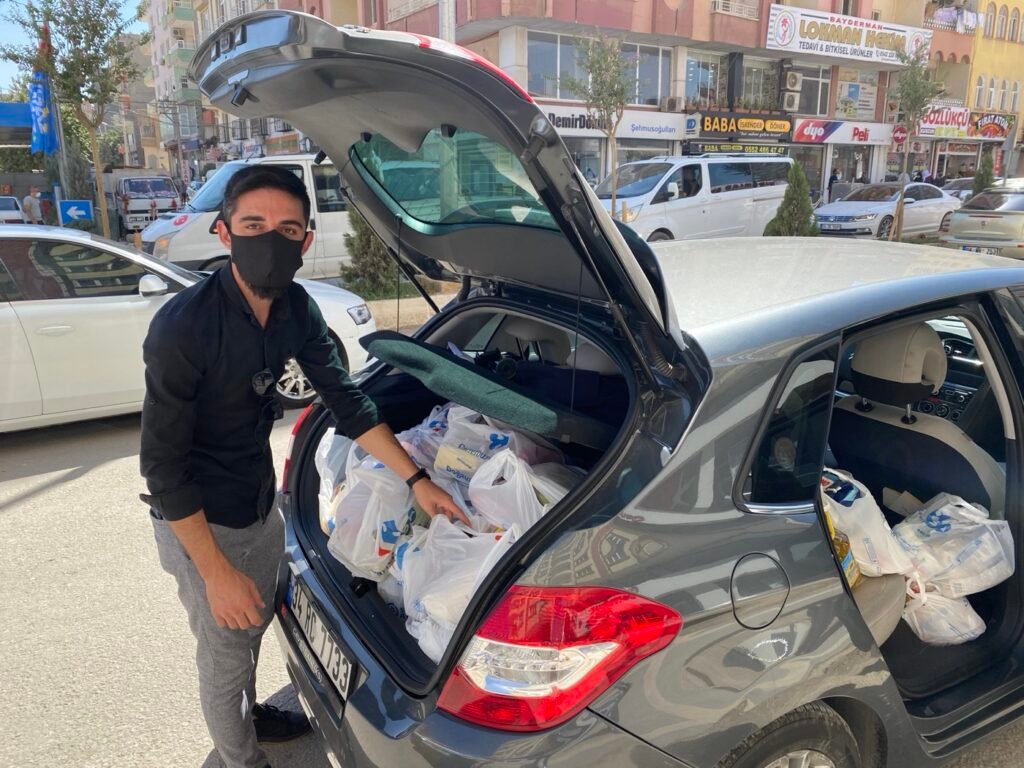 Gıda kolilerinin hazırlanması ve lojistik