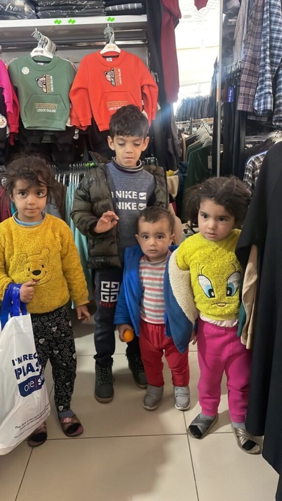 Çocuklara kışlık giyim desteği