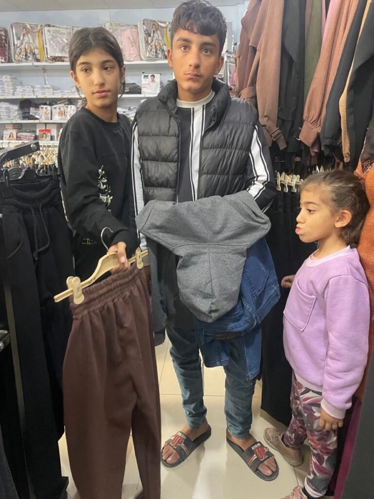 Çocuklara kışlık giyim desteği