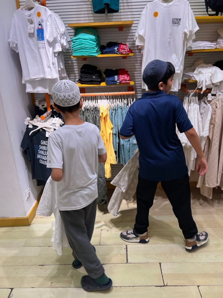 Çocuklara kışlık giyim desteği